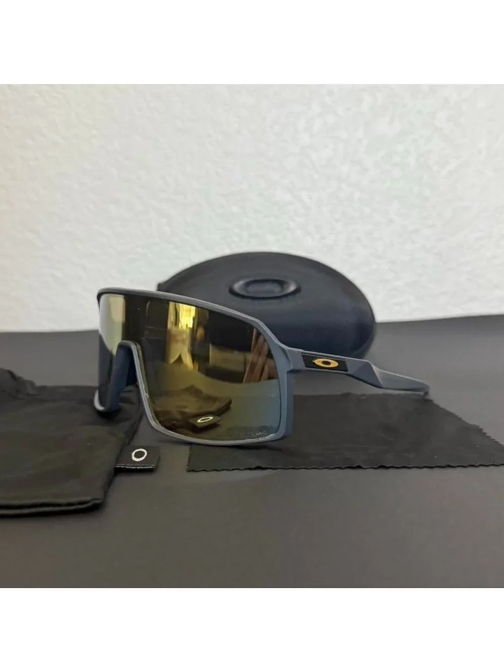 OO9406 Oakley Sutro 24k Gold Lenses - Picture 2 of 8